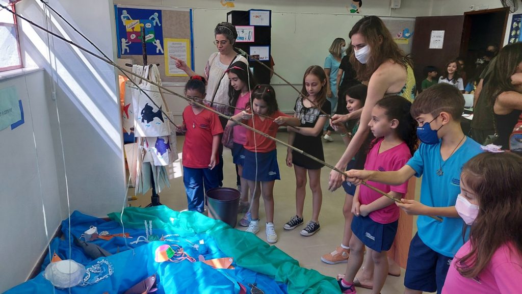 Alunos do 2º Ano apresentam o que aprenderam o projeto anual na